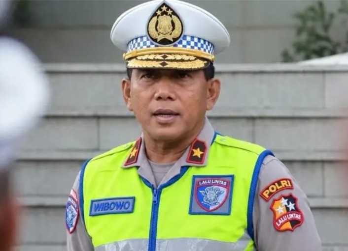 1006376885